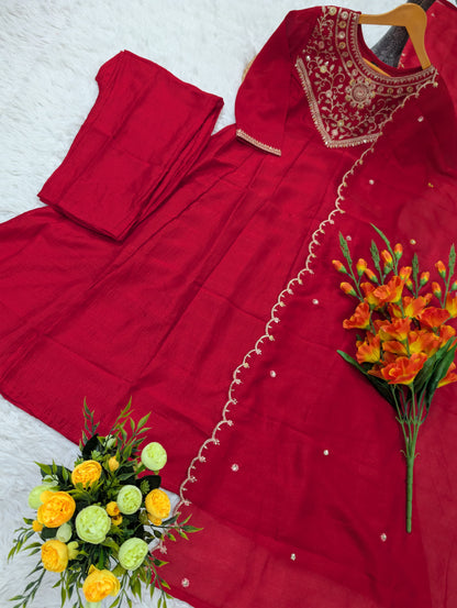 WOMEN'S PURE VICHITRA SILK GOWN SET'S