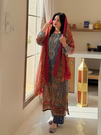 Pakistani Prints &amp; Intricate Embroidery