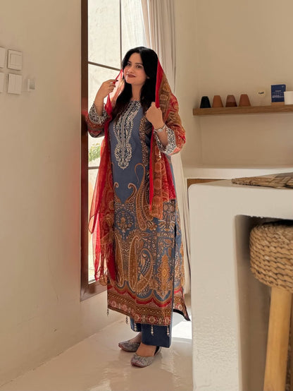Pakistani Prints &amp; Intricate Embroidery