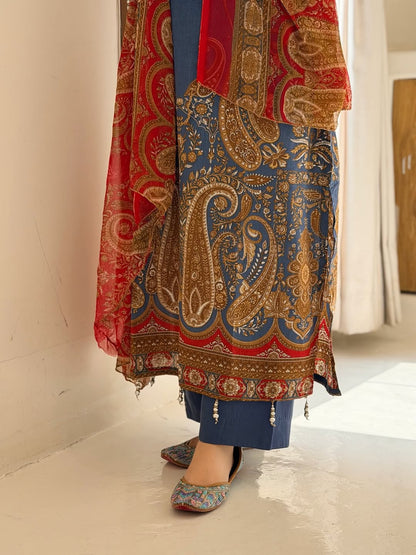 Pakistani Prints &amp; Intricate Embroidery
