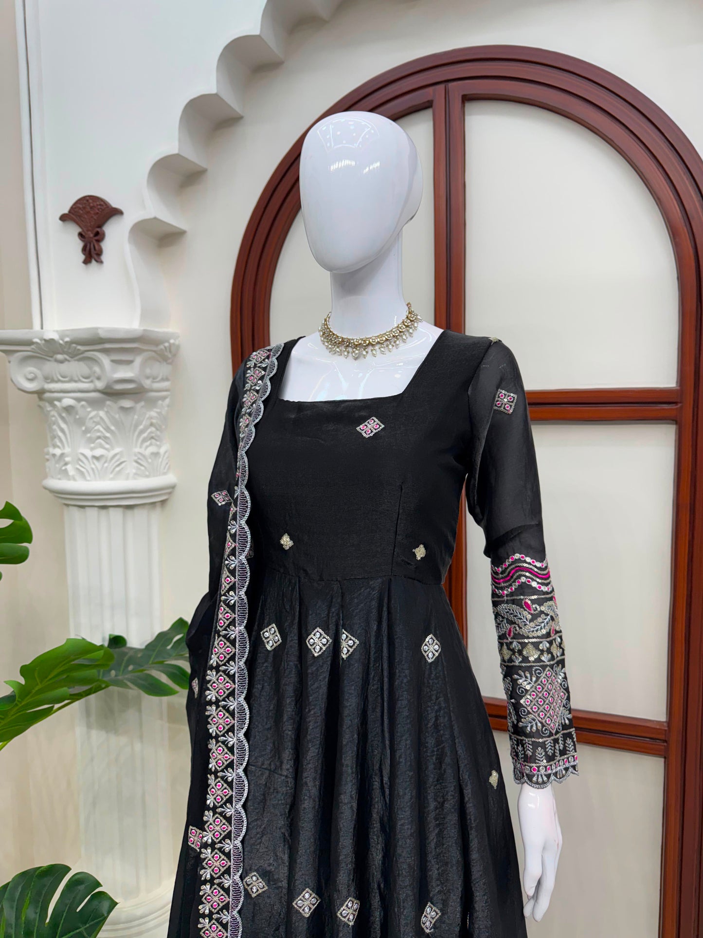 Designer Anarkali Set – Elegant Ethnic Wear
