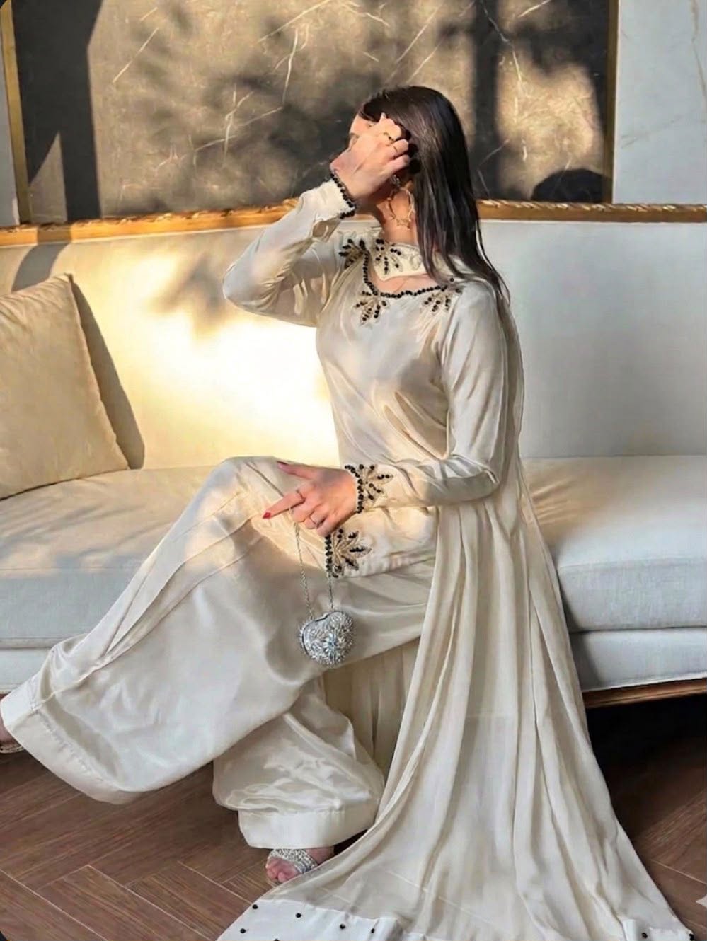 NEW ĐĚSIGNER PARTY WEAR TOP AND FARSI SALVAR. WITH FANCY DUPPATA WITH &nbsp;EMBROIDERY WORK