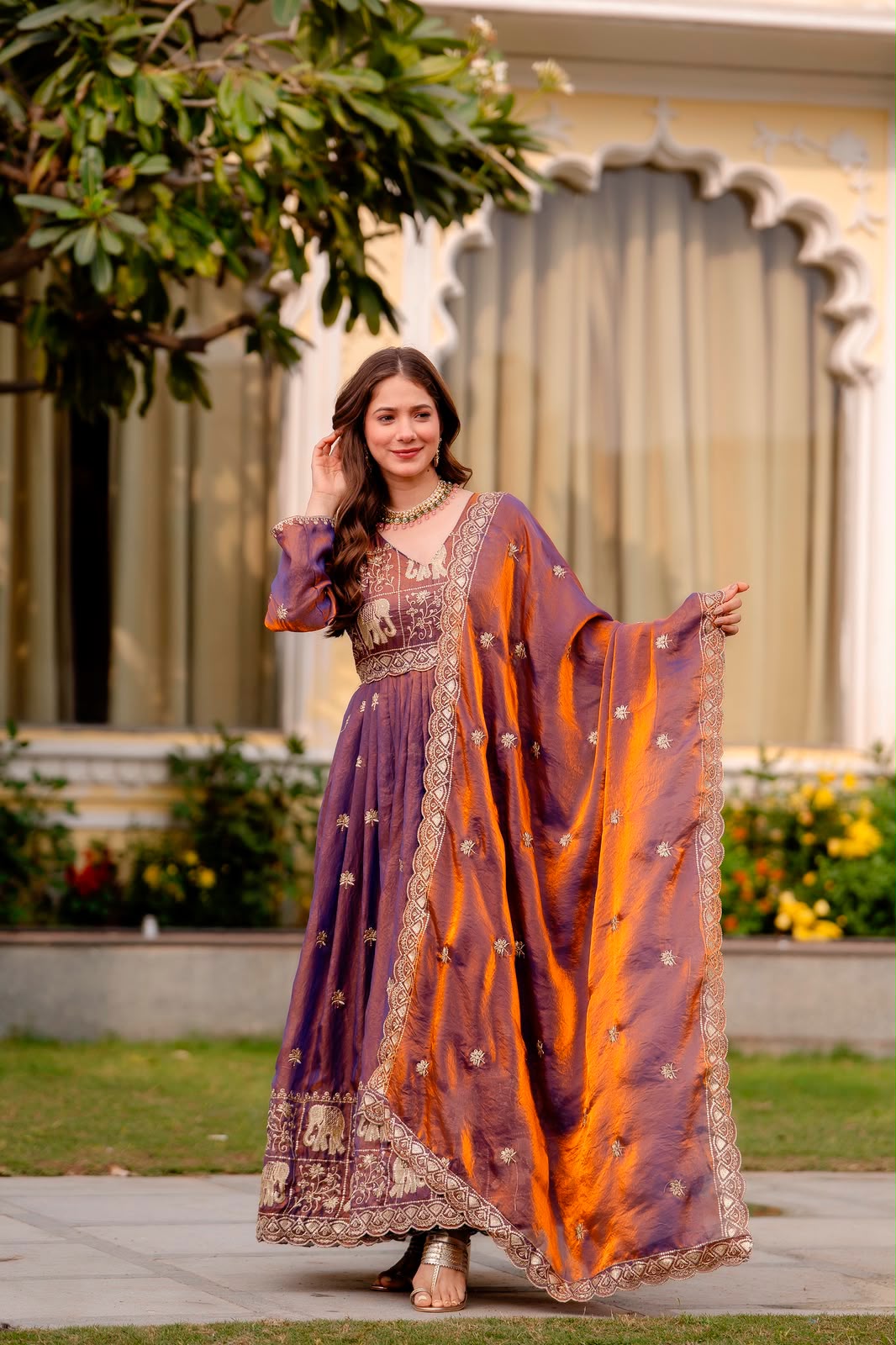 EXCLUSIVE REAL MODELING GOWN