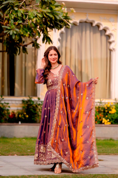 EXCLUSIVE REAL MODELING GOWN
