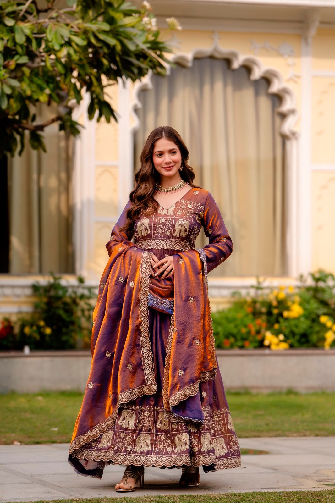 EXCLUSIVE REAL MODELING GOWN