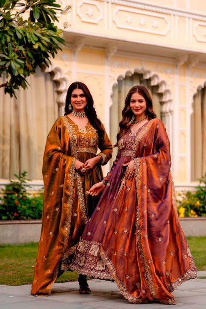 EXCLUSIVE REAL MODELING GOWN