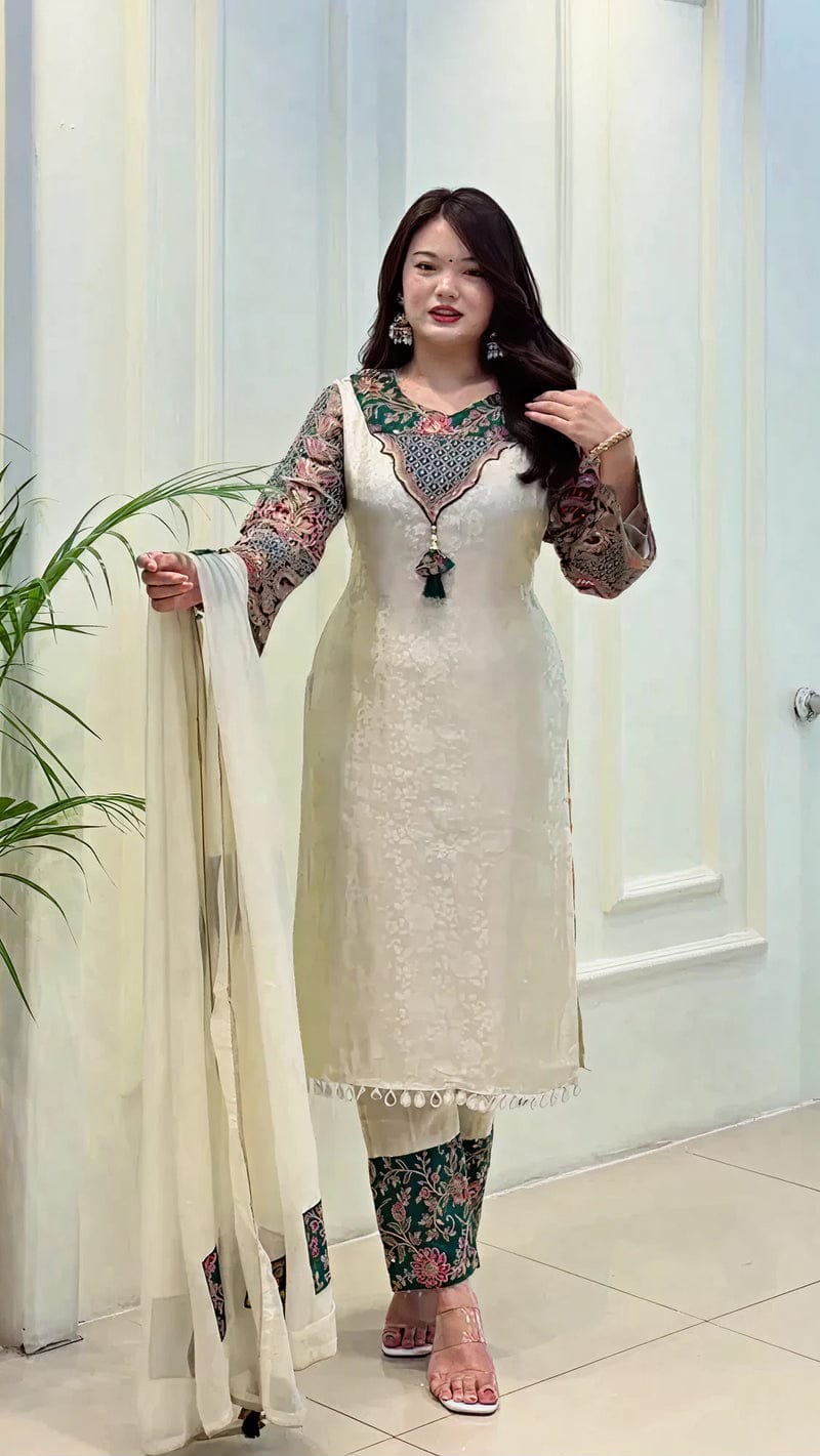 BANARASI WIVING SPECIAL SUIT SET