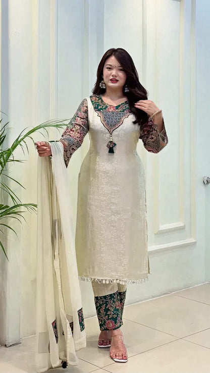 BANARASI WIVING SPECIAL SUIT SET